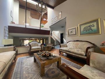 CASA DE VENTA EN EL BOSQUE: UBICACIÓN ESTRATÉGICA, PARA USO COMERCIAL O RESIDENCIAL 340 M2, $350.000