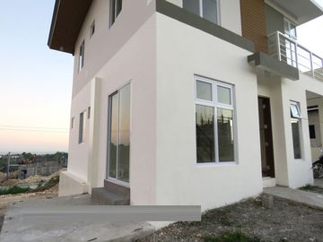 Pre-selling House and lot in Bacolod only 12,700 pesos downpayment installment