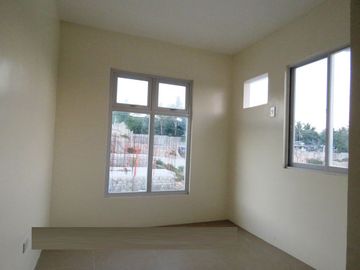 Pre-selling House and lot in Bacolod only 12,700 pesos downpayment installment