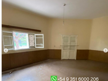 OPORTUNIDAD | CASA ESQUINA EN BO GENERAL PAZ | APTO VIVIENDA Y USO COMERCIAL