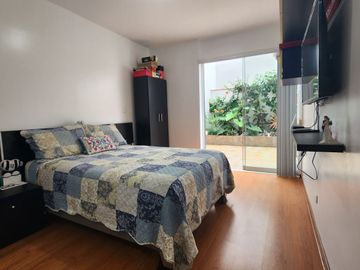 VENDO DEPARTAMENTO EN 1ER PISO CON TERRAZA EN MIRAFLORES