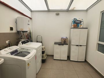 VENDO DEPARTAMENTO EN 1ER PISO CON TERRAZA EN MIRAFLORES