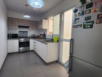 VENDO DEPARTAMENTO EN 1ER PISO CON TERRAZA EN MIRAFLORES