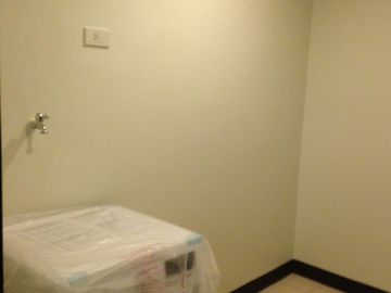 RUSH SALE! One Central | Fully furnished One Bedroom 1BR Condominium for Sale/Rent in Salcedo Village, Valero, Makati City