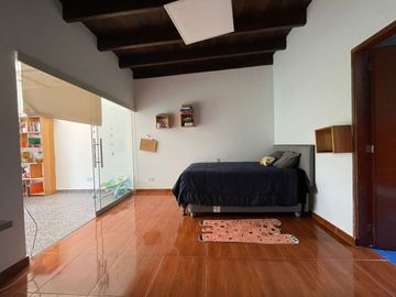 LINDA CASA DE CAMPO CON PISCINA Y GRAN ÁREA SOCIAL EN FUNDO PASO CHICO, LURIN