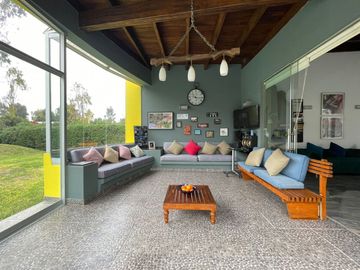 LINDA CASA DE CAMPO CON PISCINA Y GRAN ÁREA SOCIAL EN FUNDO PASO CHICO, LURIN