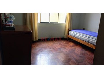 Se Vende Casa De 3 Pisos Más Aires