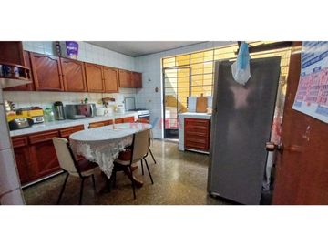 Se Vende Casa De 3 Pisos Más Aires
