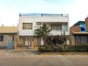 Casa en Venta de 200 m² de 11 Habitaciones en Sol de Vitarte, Ate