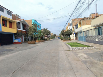 Casa en Venta de 200 m² de 11 Habitaciones en Sol de Vitarte, Ate