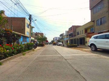 Casa en Venta de 200 m² de 11 Habitaciones en Sol de Vitarte, Ate