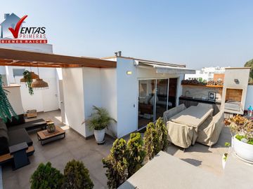 Moderno Departamento DUPLEX en San Borja, 1er piso: Ascensor directo, sala comedor con balcón vista a parque. Cocina con muebles altos y bajos, área d