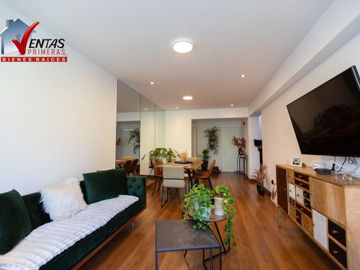 Moderno Departamento DUPLEX en San Borja, 1er piso: Ascensor directo, sala comedor con balcón vista a parque. Cocina con muebles altos y bajos, área d