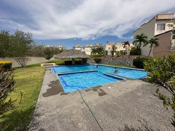 VENTA DE CASA CON ALBERCA EN TEMIXCO