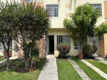 VENTA DE CASA CON ALBERCA EN TEMIXCO