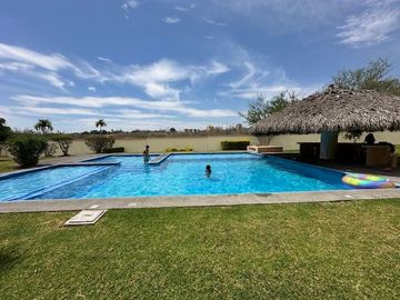 VENTA DE CASA CON ALBERCA EN TEMIXCO