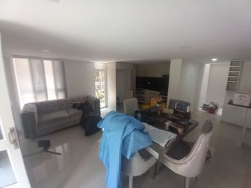 CASA EN VENTA UBICADA EN MARACAY DOS QUEBRADAS