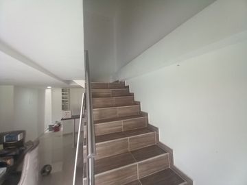 CASA EN VENTA UBICADA EN MARACAY DOS QUEBRADAS