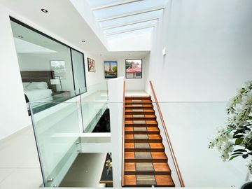 Hermosa Casa Moderna en Venta en Metepec en Residencial con Campo de Golf