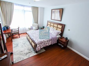 Prime and Luxurious 3-Bedroom Lower Penthouse Unit for Sale in 1016 Residences