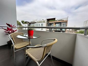 Dpto. Dúplex, 380 m2, Amplia Terraza, Chacarilla, 4 dorms, 5 baños, 2 estac. + dep.