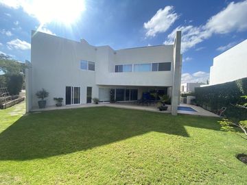 CASA EN VENTA EN JURICA EN PRIVADA CLUB REGENCY QUERETARO