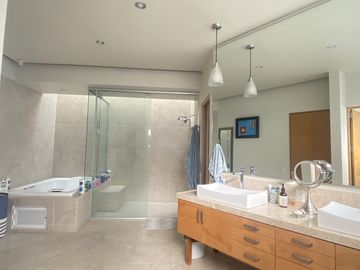 CASA EN VENTA EN JURICA EN PRIVADA CLUB REGENCY QUERETARO
