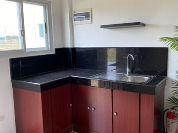 Stunningly Elegant Single Attach House Unit @ Corinthian South V Lipa Near New Era University