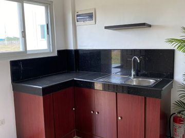 Stunningly Elegant Single Attach House Unit @ Corinthian South V Lipa Near New Era University