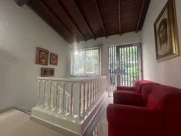 VENDO PRECIOSA CASA UNIFAMILIAR EN MEDELLÍN ANTIOQUIA.