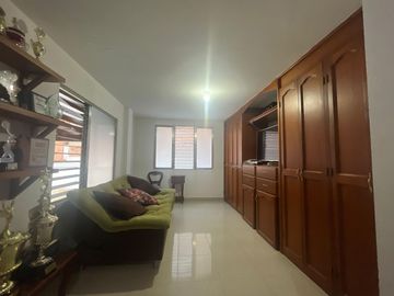 VENDO PRECIOSA CASA UNIFAMILIAR EN MEDELLÍN ANTIOQUIA.