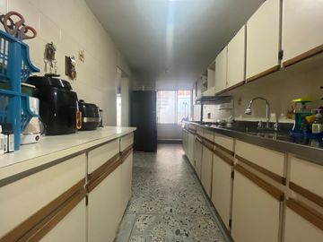 VENDO PRECIOSA CASA UNIFAMILIAR EN MEDELLÍN ANTIOQUIA.