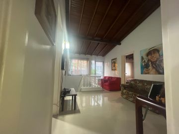 VENDO PRECIOSA CASA UNIFAMILIAR EN MEDELLÍN ANTIOQUIA.