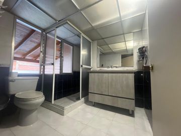 VENDO PRECIOSA CASA UNIFAMILIAR EN MEDELLÍN ANTIOQUIA.