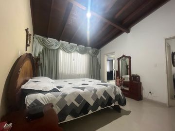 VENDO PRECIOSA CASA UNIFAMILIAR EN MEDELLÍN ANTIOQUIA.