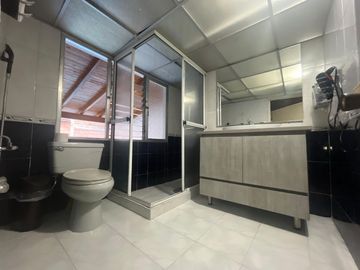 VENDO PRECIOSA CASA UNIFAMILIAR EN MEDELLÍN ANTIOQUIA.