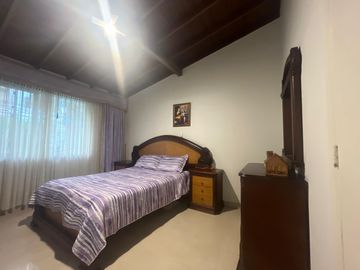 VENDO PRECIOSA CASA UNIFAMILIAR EN MEDELLÍN ANTIOQUIA.