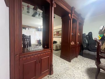 VENDO PRECIOSA CASA UNIFAMILIAR EN MEDELLÍN ANTIOQUIA.