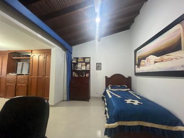 VENDO PRECIOSA CASA UNIFAMILIAR EN MEDELLÍN ANTIOQUIA.