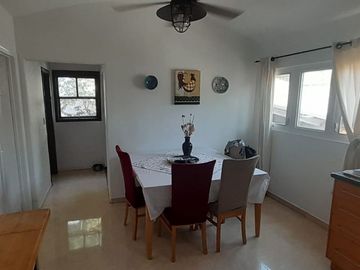 AMPLIA Y HERMOSA CASA EN VENTA, CON ACABADOS ESTILO GANDI!
