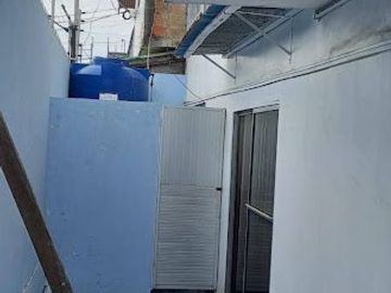 DE OPORTUNIDAD  ¡La vida que mereces comienza aquí! Casas en venta en EsmeraldasCASA ESQUINERA RENTERA EN ZONA COMERCIAL Y BANCARIA ESMERALDAS