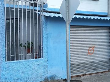 DE OPORTUNIDAD  ¡La vida que mereces comienza aquí! Casas en venta en EsmeraldasCASA ESQUINERA RENTERA EN ZONA COMERCIAL Y BANCARIA ESMERALDAS
