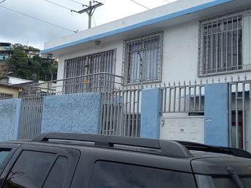DE OPORTUNIDAD  ¡La vida que mereces comienza aquí! Casas en venta en EsmeraldasCASA ESQUINERA RENTERA EN ZONA COMERCIAL Y BANCARIA ESMERALDAS