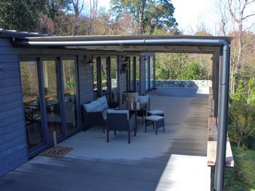 Parcela de 1,5 ha con casa, departamento y acceso a playa en Futrono, Lago Ranco
