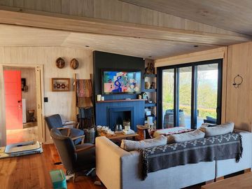 Parcela de 1,5 ha con casa, departamento y acceso a playa en Futrono, Lago Ranco