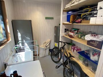 Parcela de 1,5 ha con casa, departamento y acceso a playa en Futrono, Lago Ranco