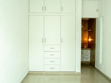 Hermosa casa con gran ubicación en villas providencia.