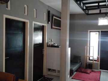 Rumah 2 Lantai 3 Kamar Luas 77 di Sulfat Blimbing kota Malang _ 133E