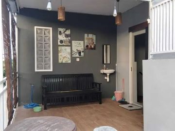 Rumah 2 Lantai 3 Kamar Luas 77 di Sulfat Blimbing kota Malang _ 133E