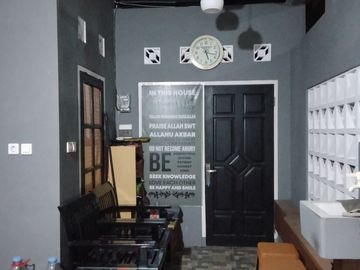 Rumah 2 Lantai 3 Kamar Luas 77 di Sulfat Blimbing kota Malang _ 133E
